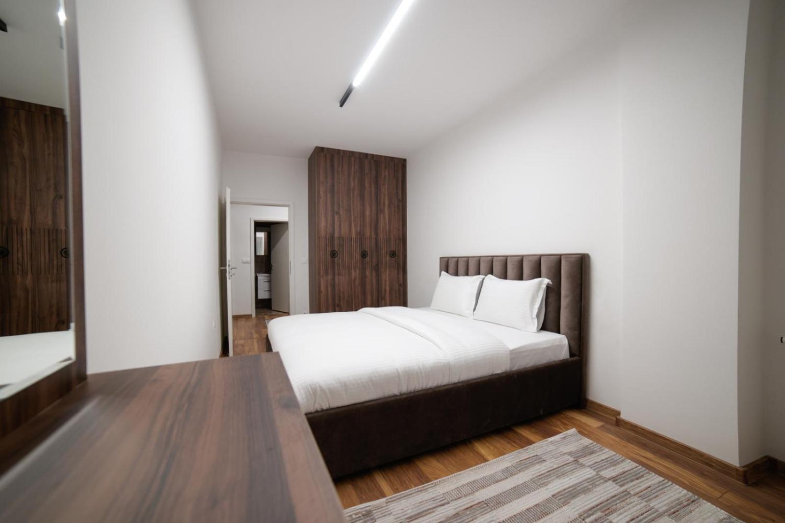Emery Apartments Priștina Exterior foto